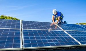 Installation et mise en production des panneaux solaires photovoltaïques à Cheval-Blanc